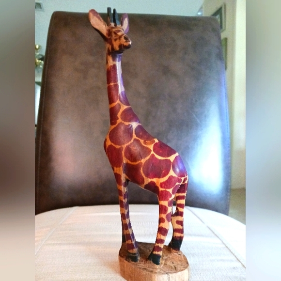8" Hand Carved Africa Giraffe Wooden - Picture 1 of 3